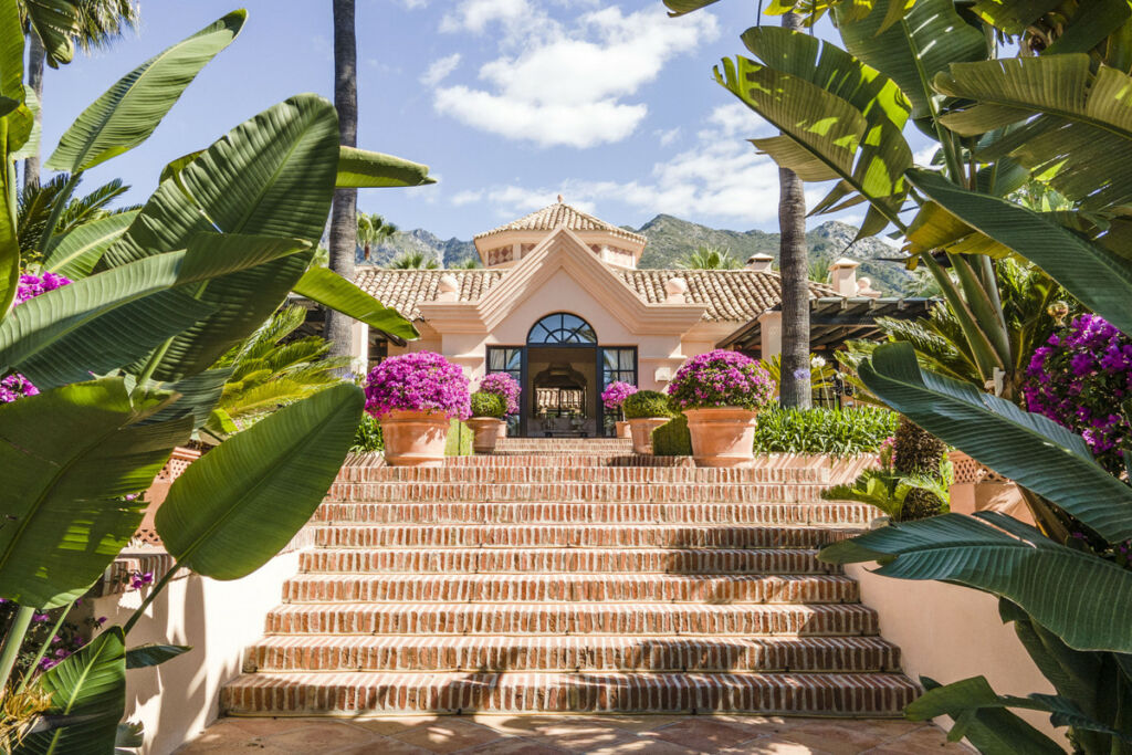 Detached Villa Sierra Blanca Málaga - image 10