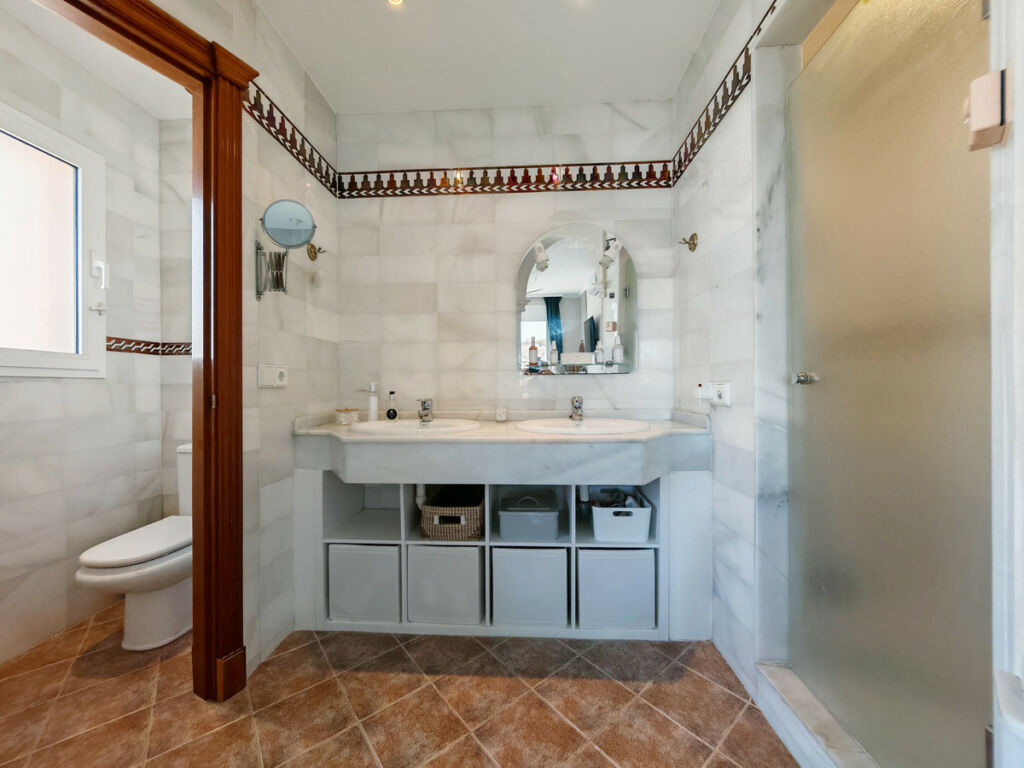 Semi-Detached House Riviera del Sol Málaga - image 10