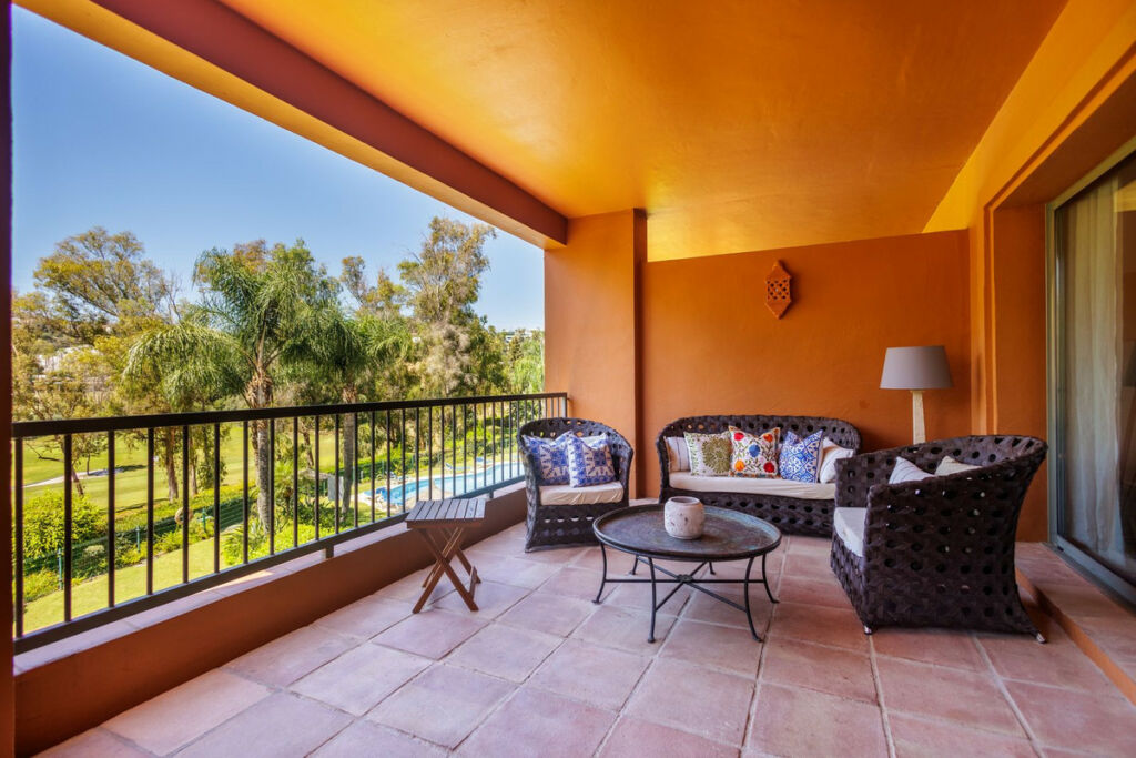 Middle Floor Apartment Estepona Málaga - image 10