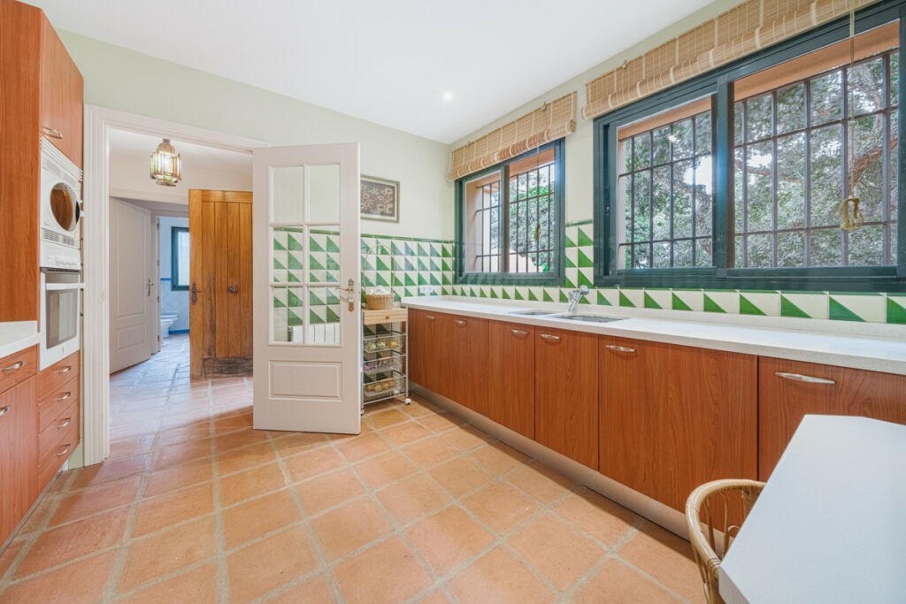 Detached Villa Sotogrande Cádiz - image 10
