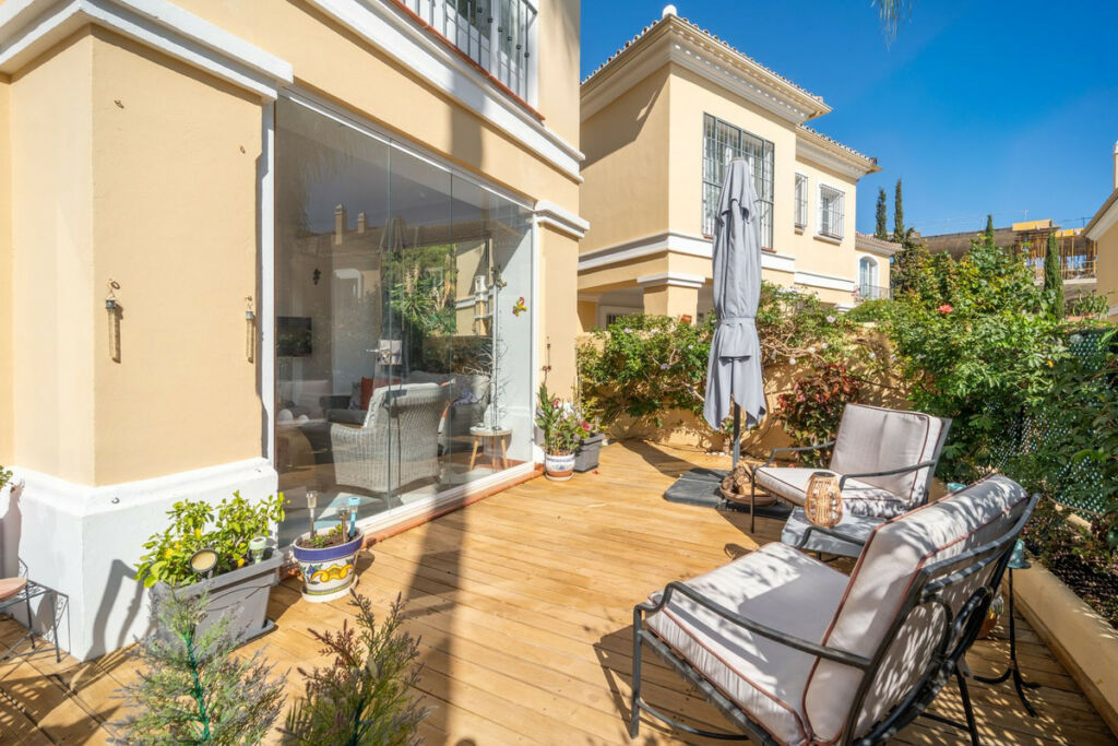 Semi-Detached House Elviria Málaga - image 10