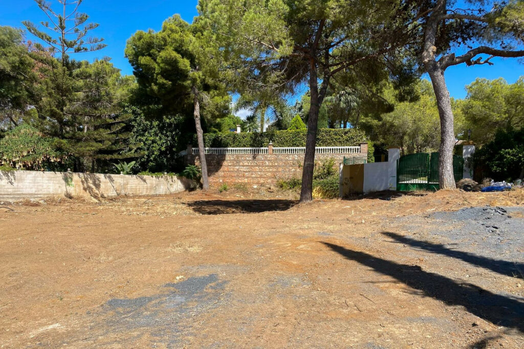 Residential Plot Hacienda Las Chapas Málaga - image 10