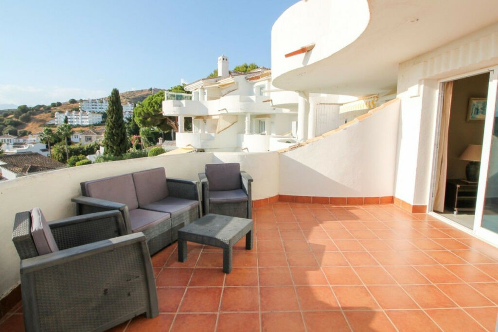 Middle Floor Apartment Calahonda Málaga - image 10