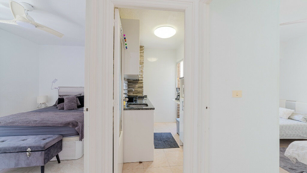 Middle Floor Apartment Punta Prima Alicante - image 10