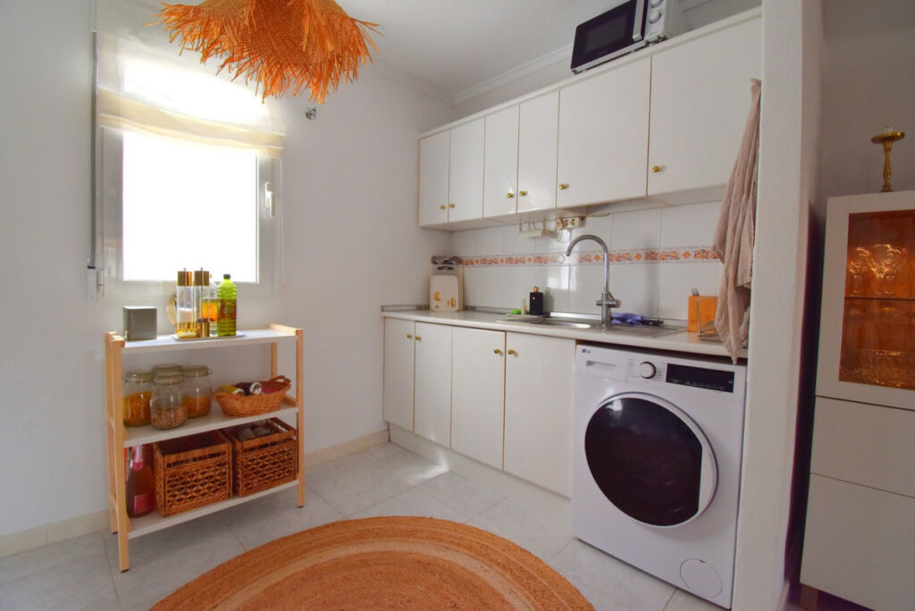 Ground Floor Apartment La Florida Alicante - image 10