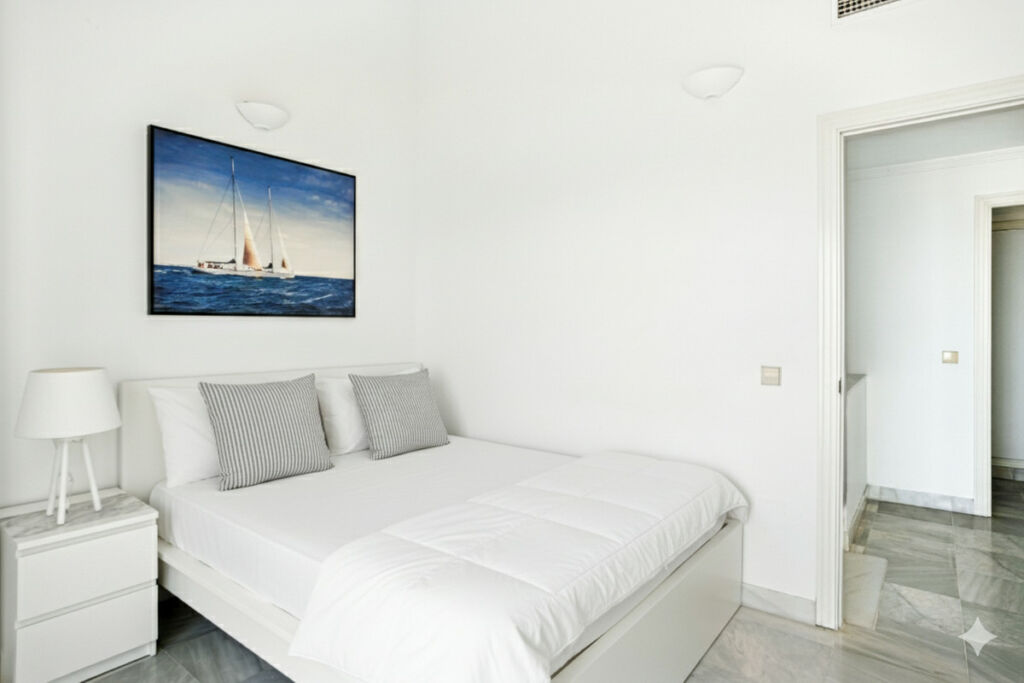 Penthouse The Golden Mile Málaga - image 10