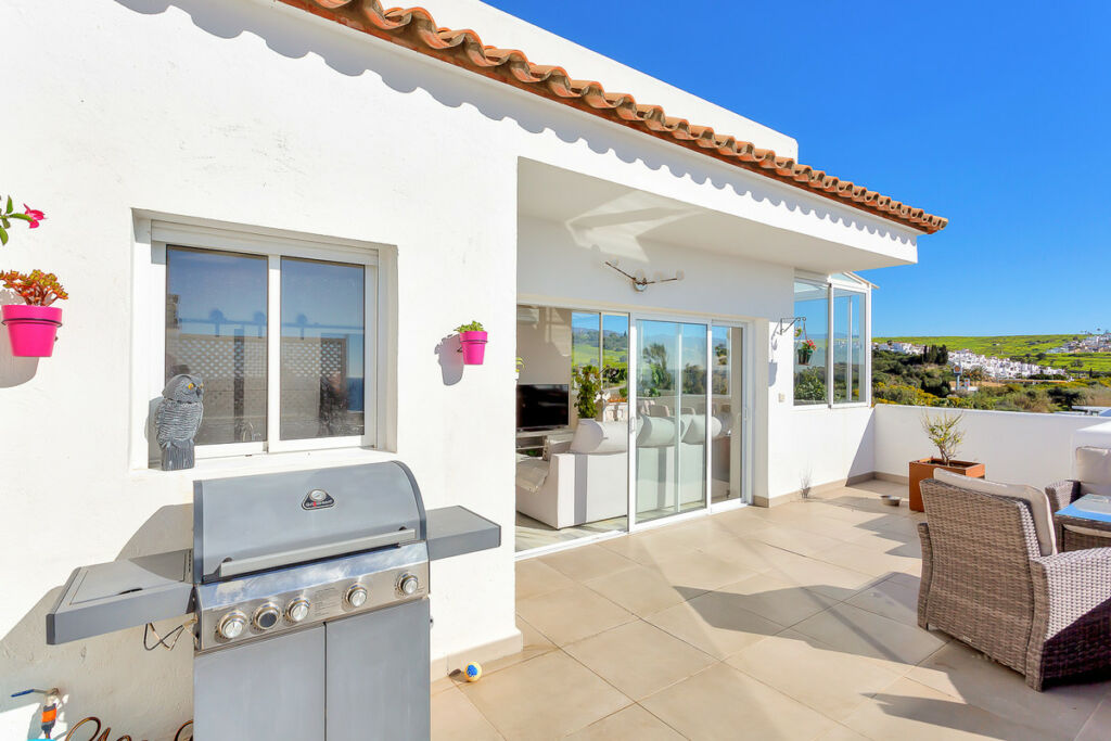 Middle Floor Apartment Estepona Málaga - image 10