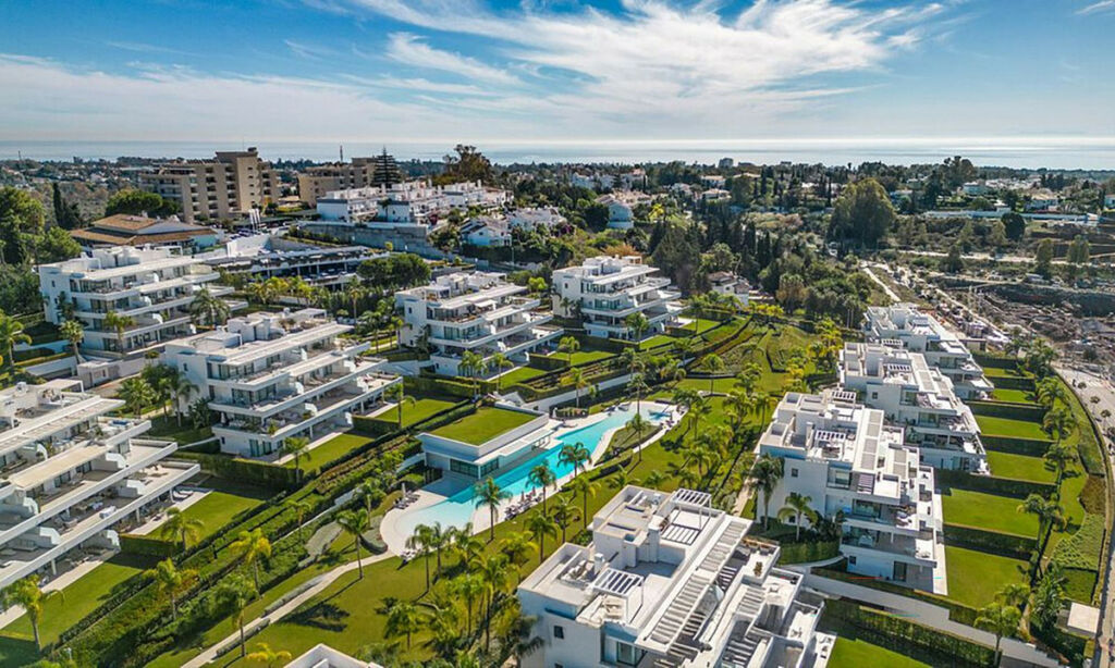 Middle Floor Apartment Estepona Málaga - image 11