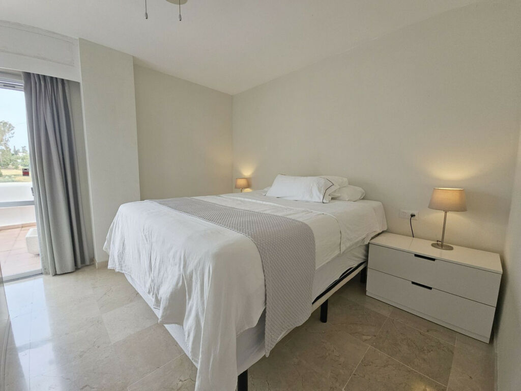 Middle Floor Apartment Guadalmina Alta Málaga - image 10