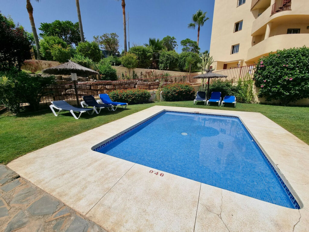 Penthouse La Duquesa Málaga - image 10