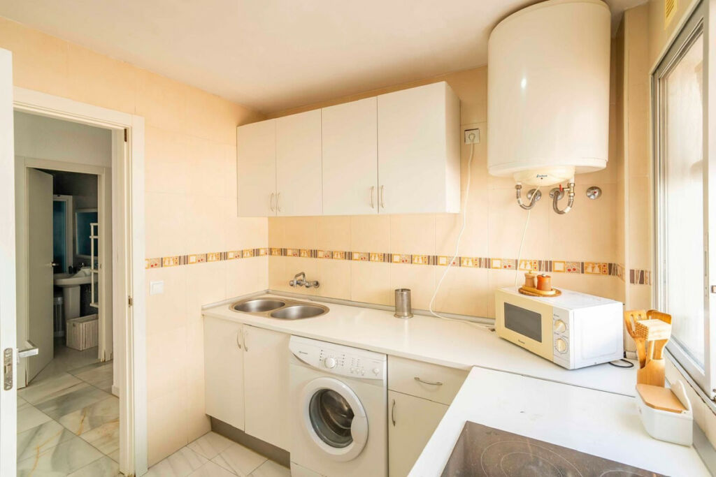 Middle Floor Apartment Fuengirola Málaga - image 11