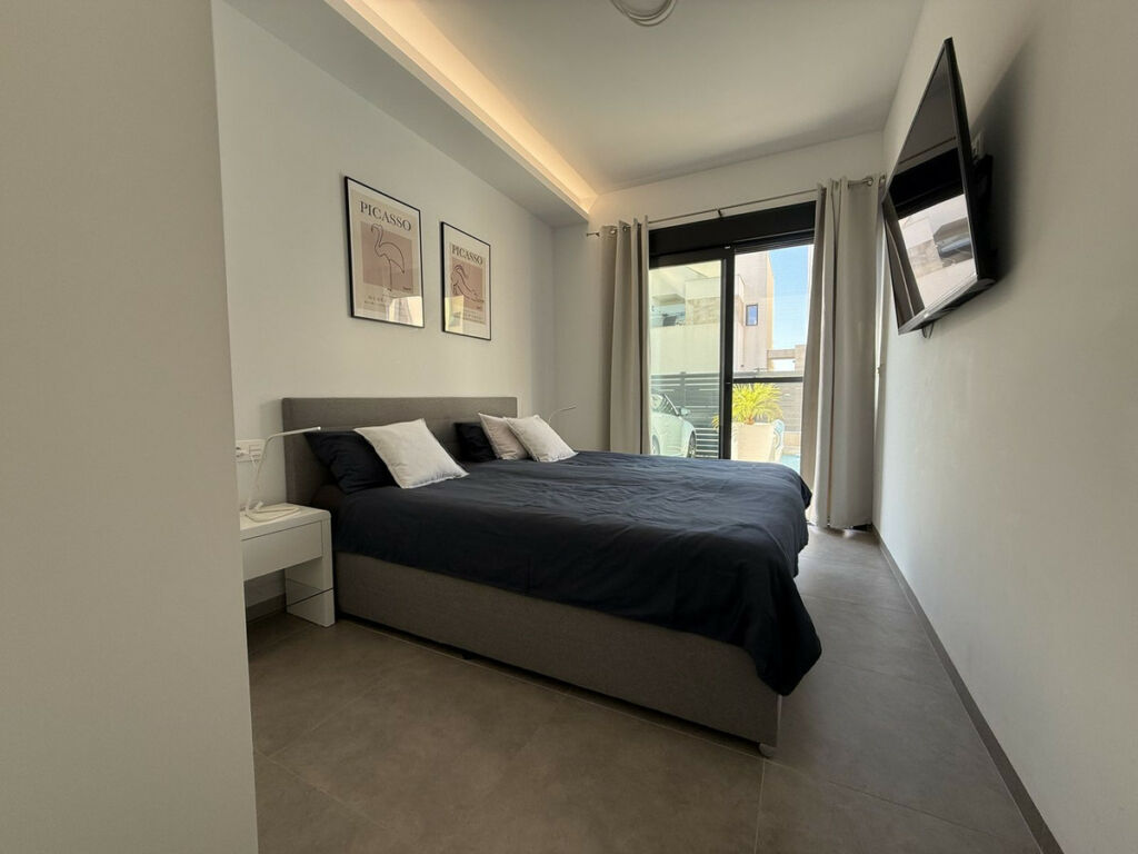 Detached Villa Los Montesinos Alicante - image 10