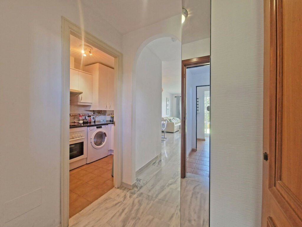 Ground Floor Apartment Calahonda Málaga - image 10