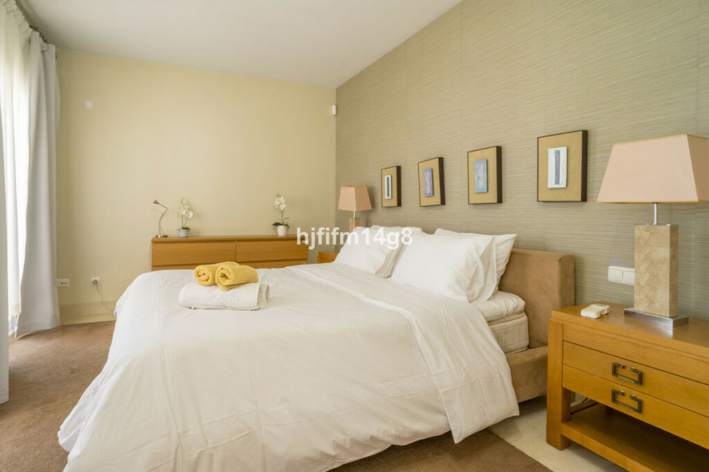 Penthouse Duplex Nueva Andalucía Málaga - image 10