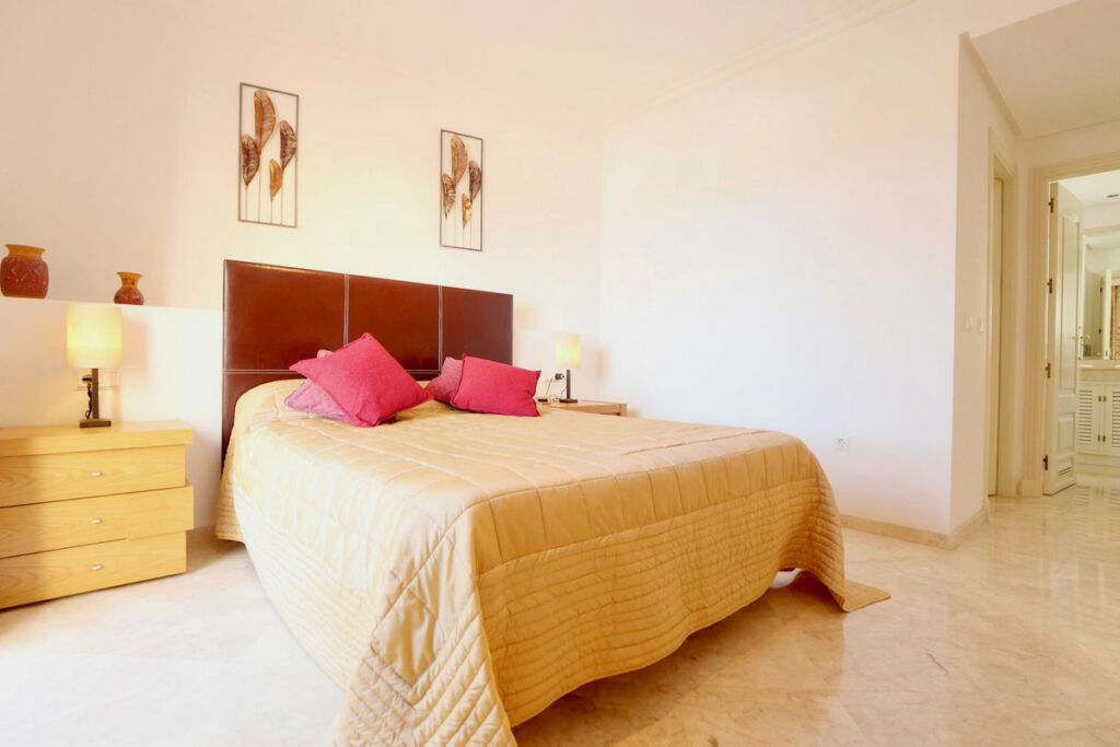 Penthouse La Mairena Málaga - image 10