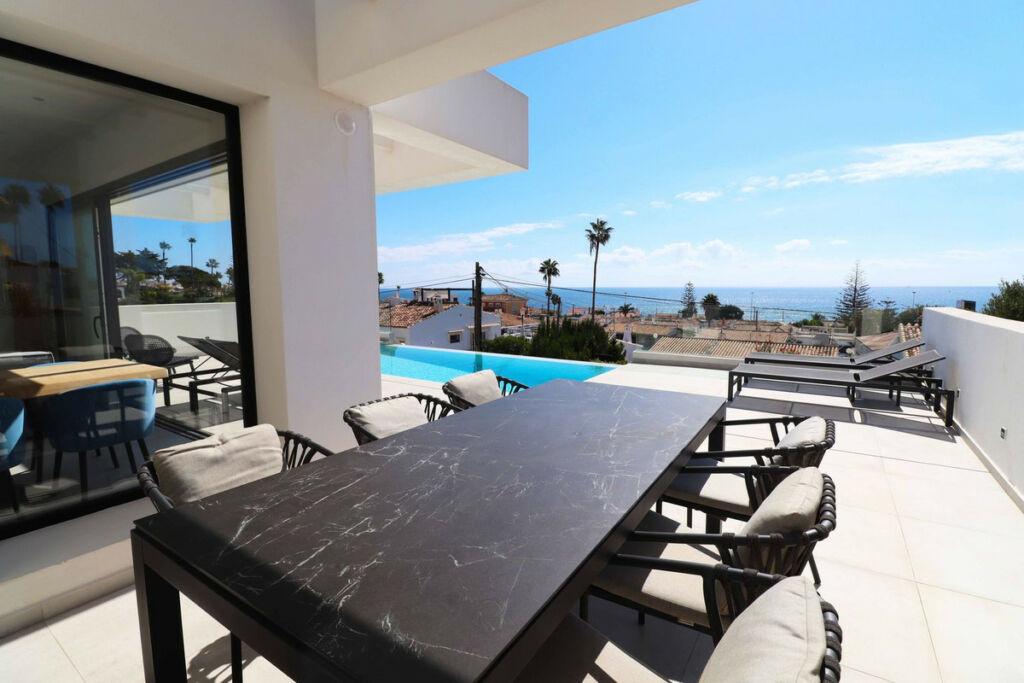 Detached Villa El Chaparral Málaga - image 10
