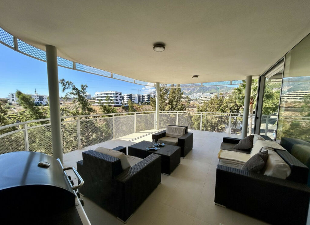 Middle Floor Apartment Fuengirola Málaga - image 10