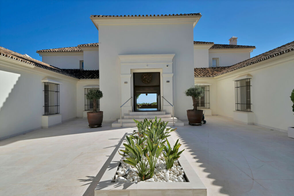 Detached Villa La Zagaleta Málaga - image 10