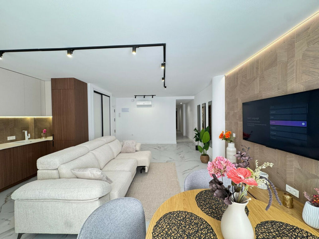Middle Floor Apartment Torrevieja Alicante - image 10