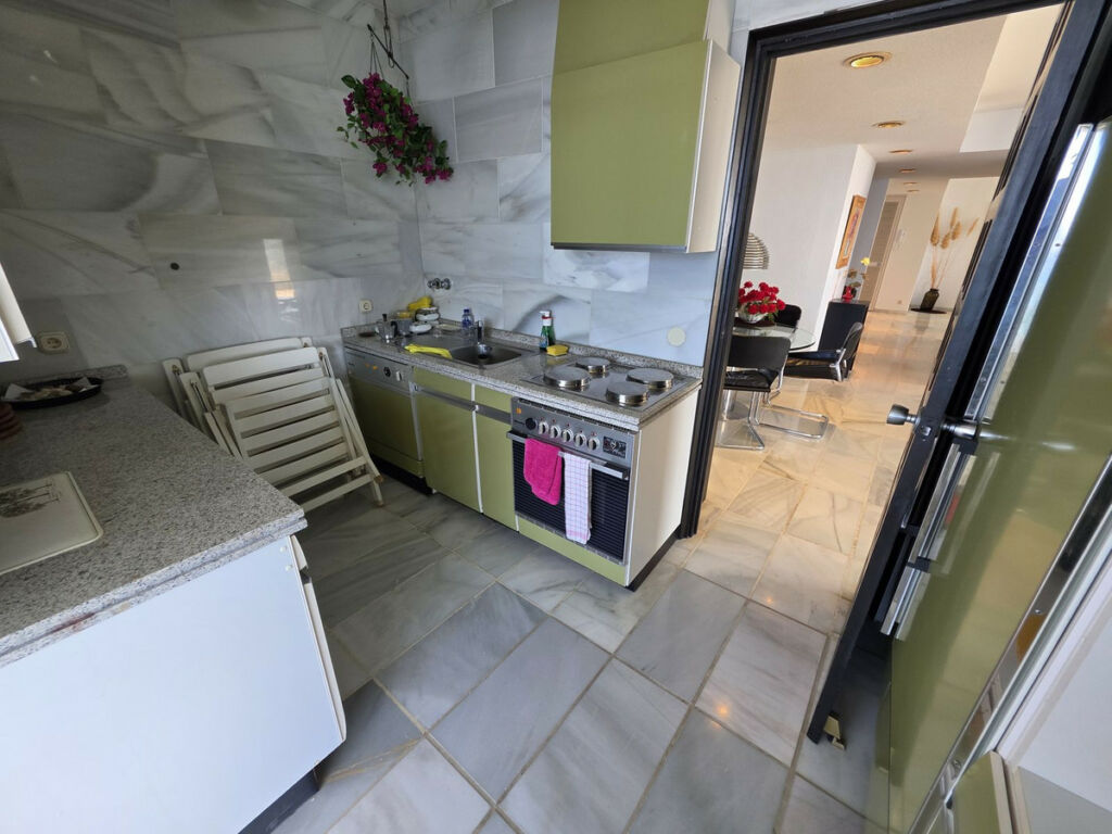 Middle Floor Apartment Marbella Málaga - image 10