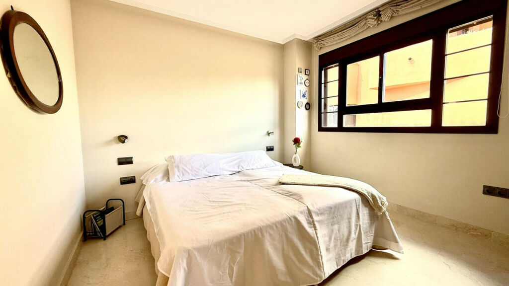 Ground Floor Apartment La Mairena Málaga - image 12