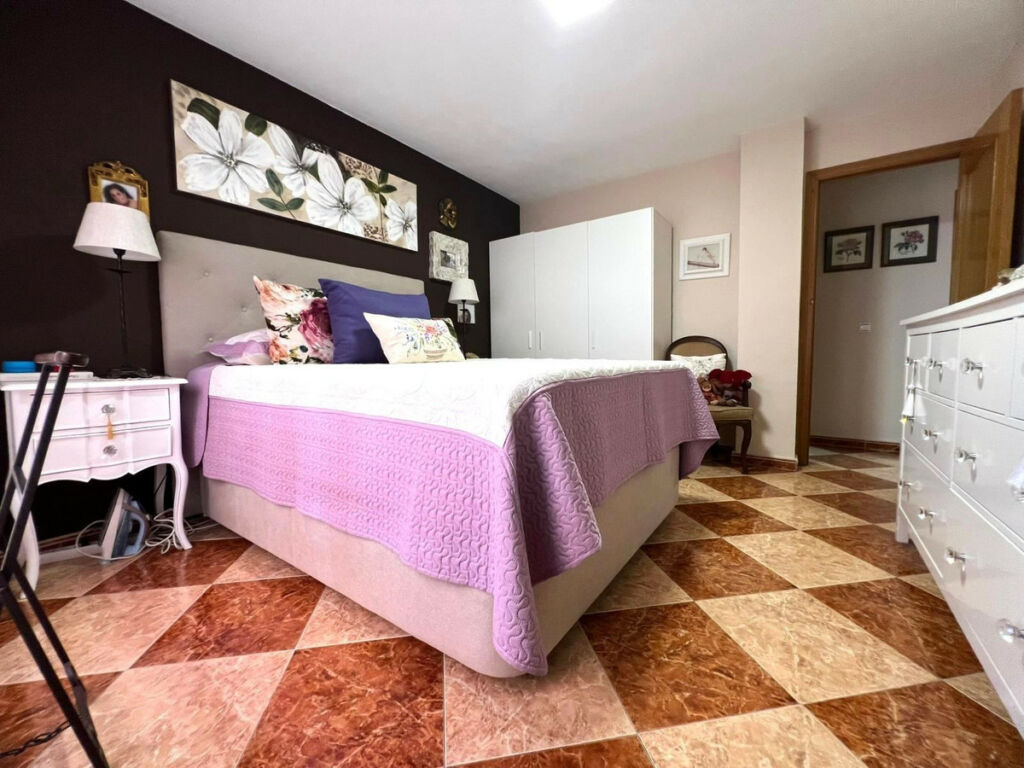 Middle Floor Apartment Torrevieja Alicante - image 10