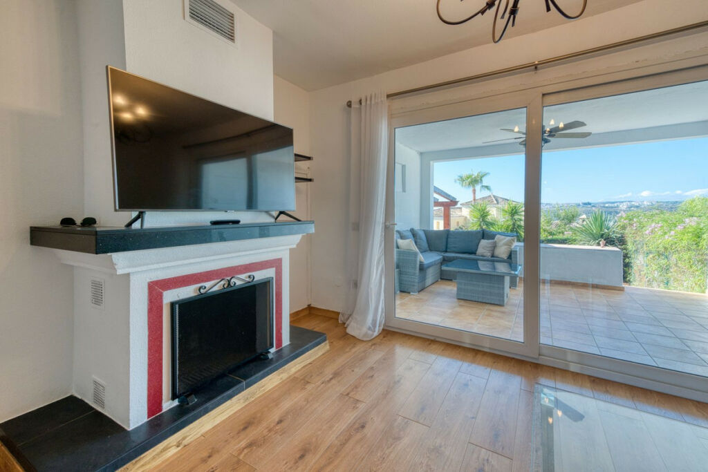 Townhouse La Duquesa Málaga - image 10