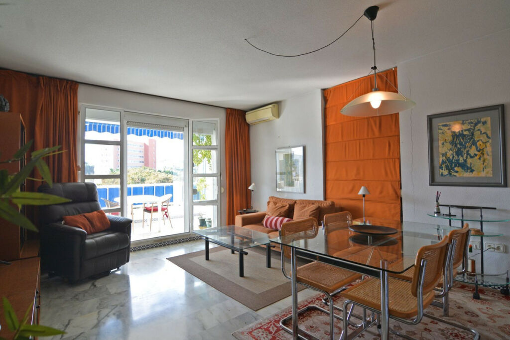Middle Floor Apartment Fuengirola Málaga - image 10