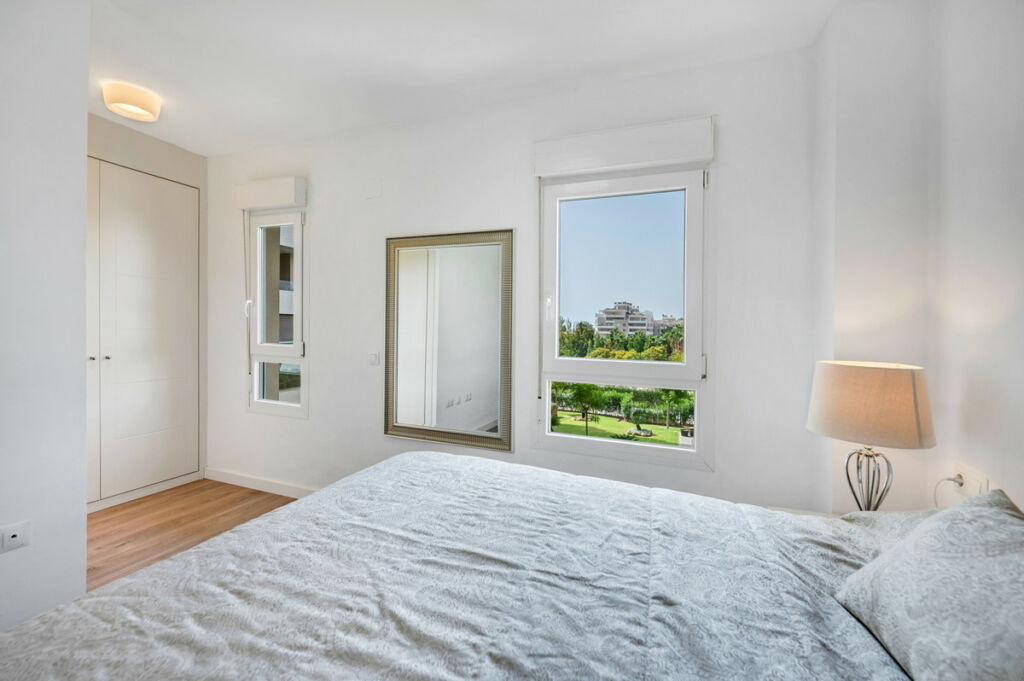 Middle Floor Apartment Nueva Andalucía Málaga - image 10