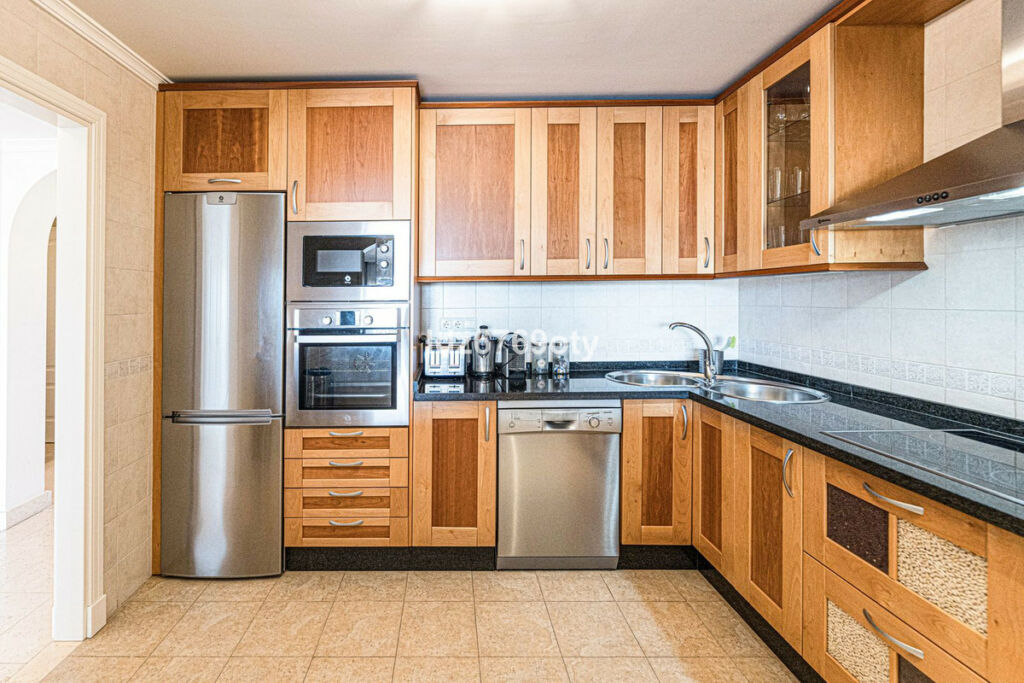 Middle Floor Apartment Benalmadena Málaga - image 10