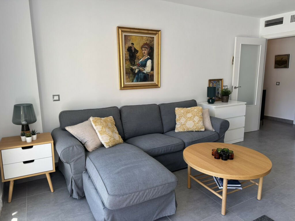Middle Floor Apartment Fuengirola Málaga - image 10