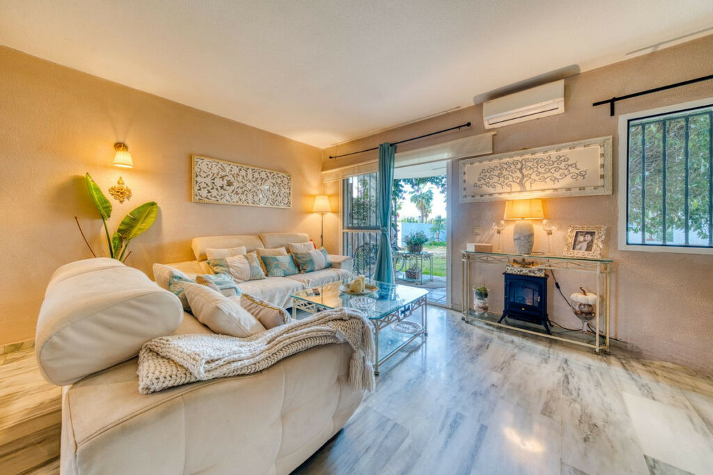 Townhouse Bel Air Málaga - image 10