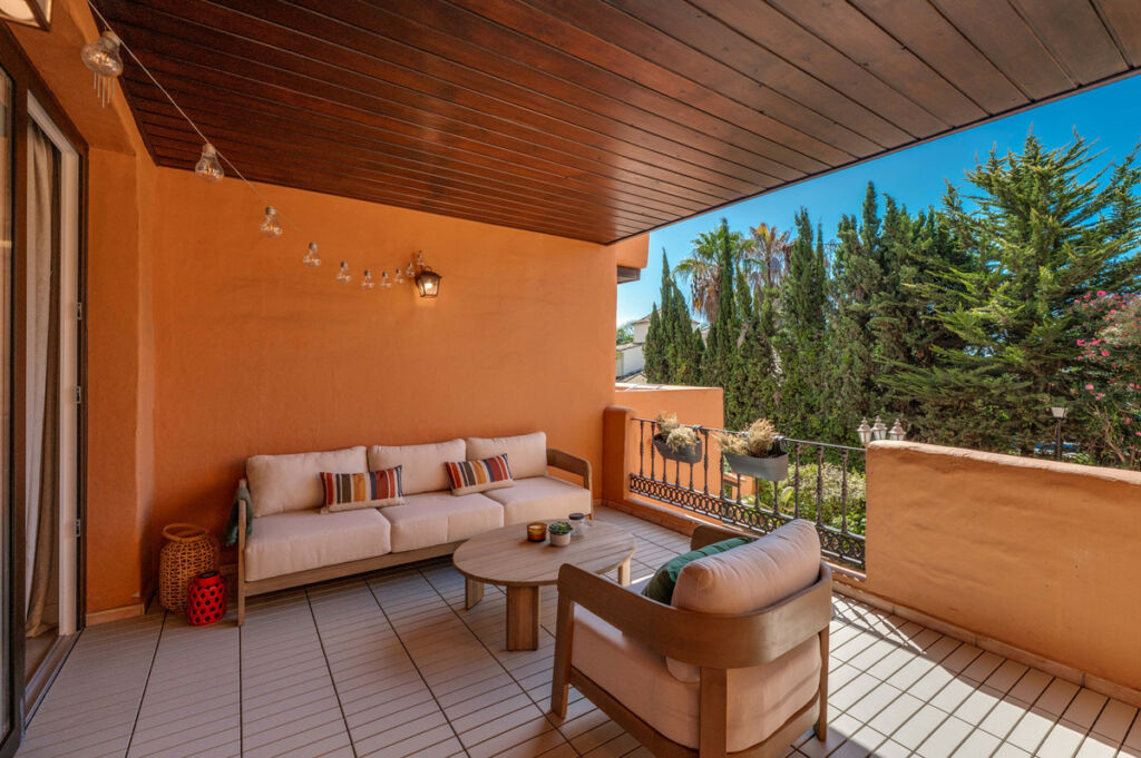 Middle Floor Apartment Estepona Málaga - image 10
