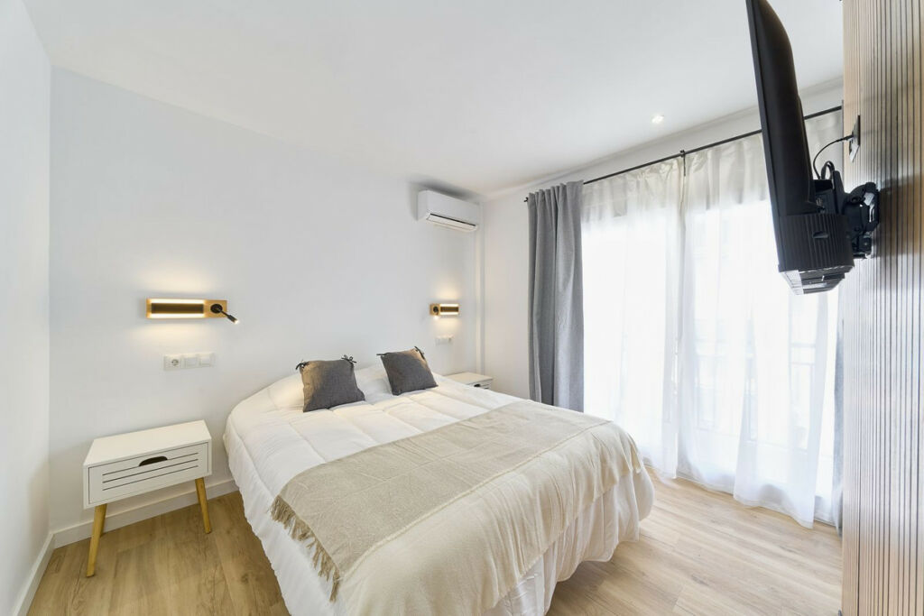 Middle Floor Apartment Fuengirola Málaga - image 10