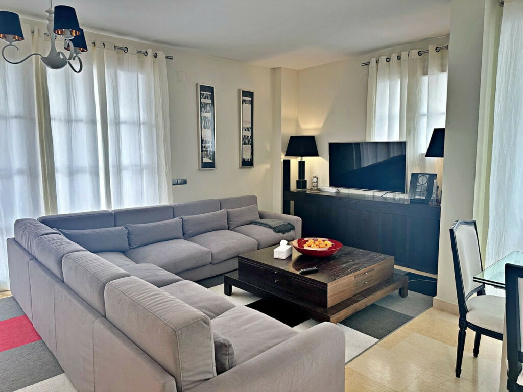 Detached Villa Selwo Málaga - image 10