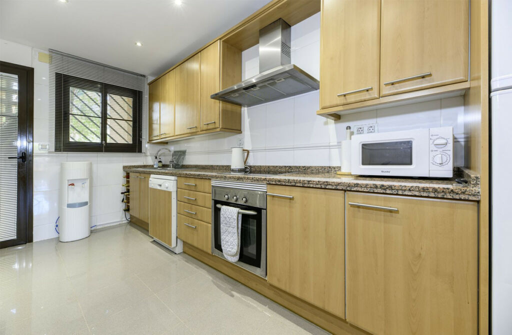 Ground Floor Apartment Hacienda del Sol Málaga - image 10