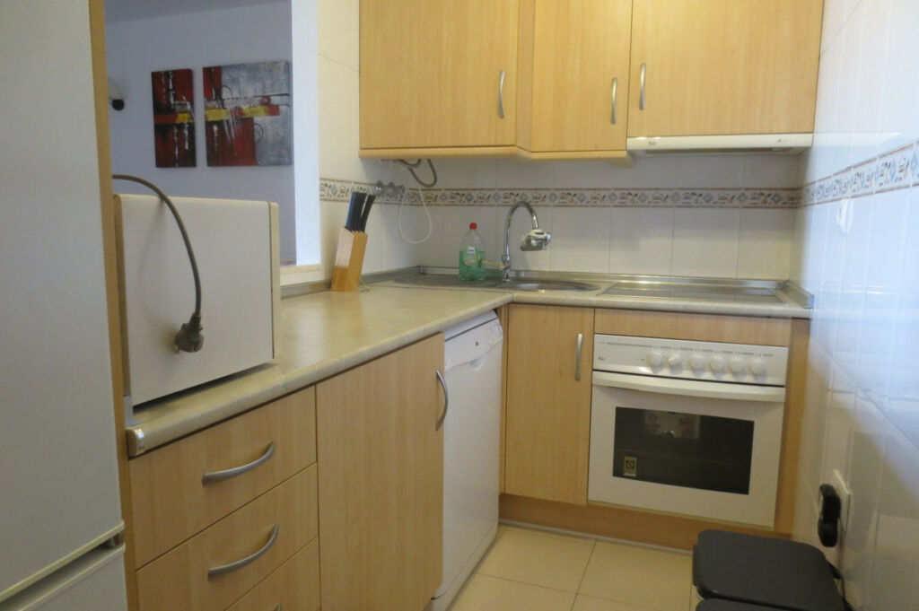 Middle Floor Apartment Fuengirola Málaga - image 10