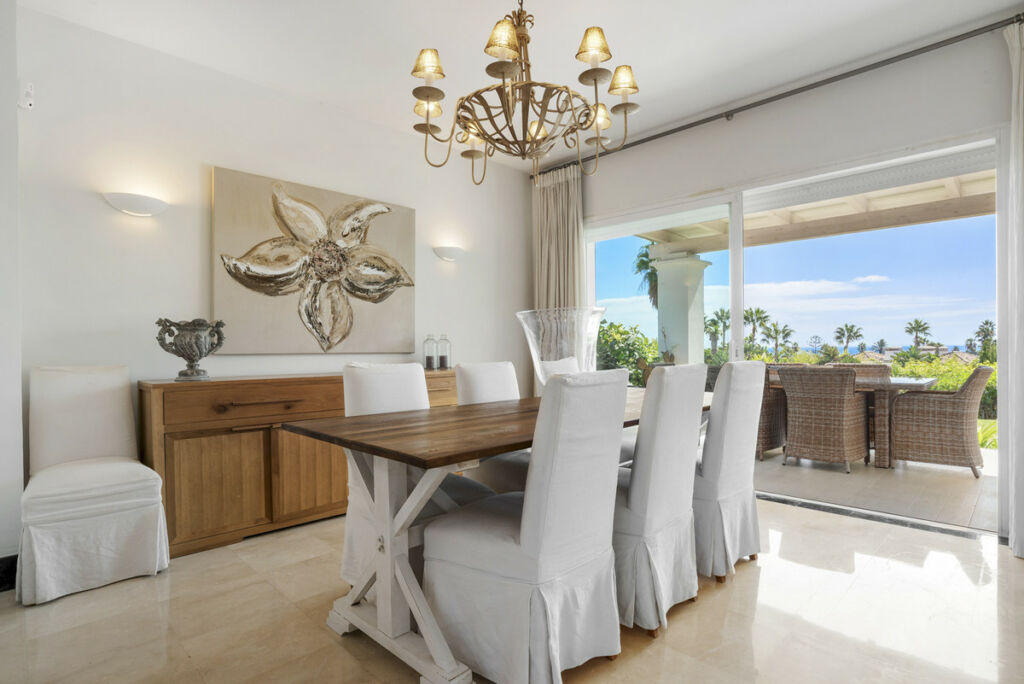 Detached Villa Nueva Andalucía Málaga - image 10