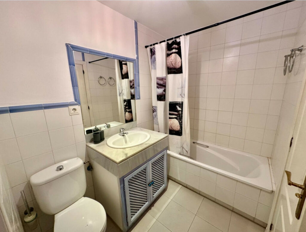 Middle Floor Apartment Guadalmina Baja Málaga - image 10