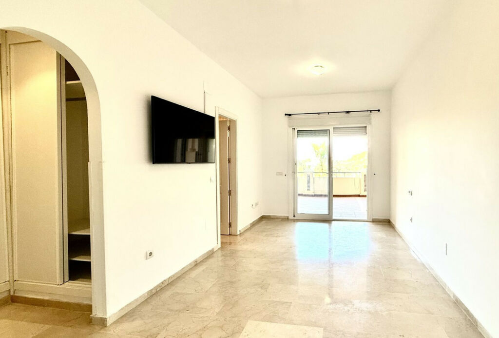 Ground Floor Apartment Elviria Málaga - image 10