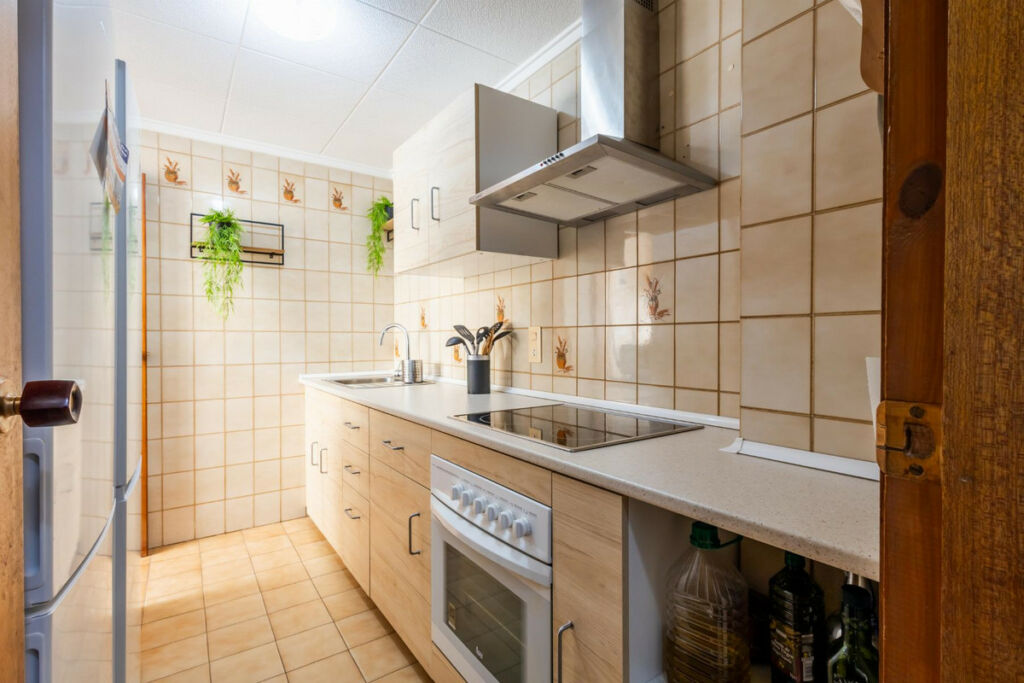 Middle Floor Apartment Torrevieja Alicante - image 10