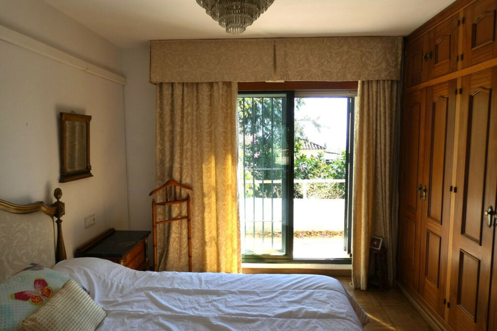 Detached Villa Marbella Málaga - image 12