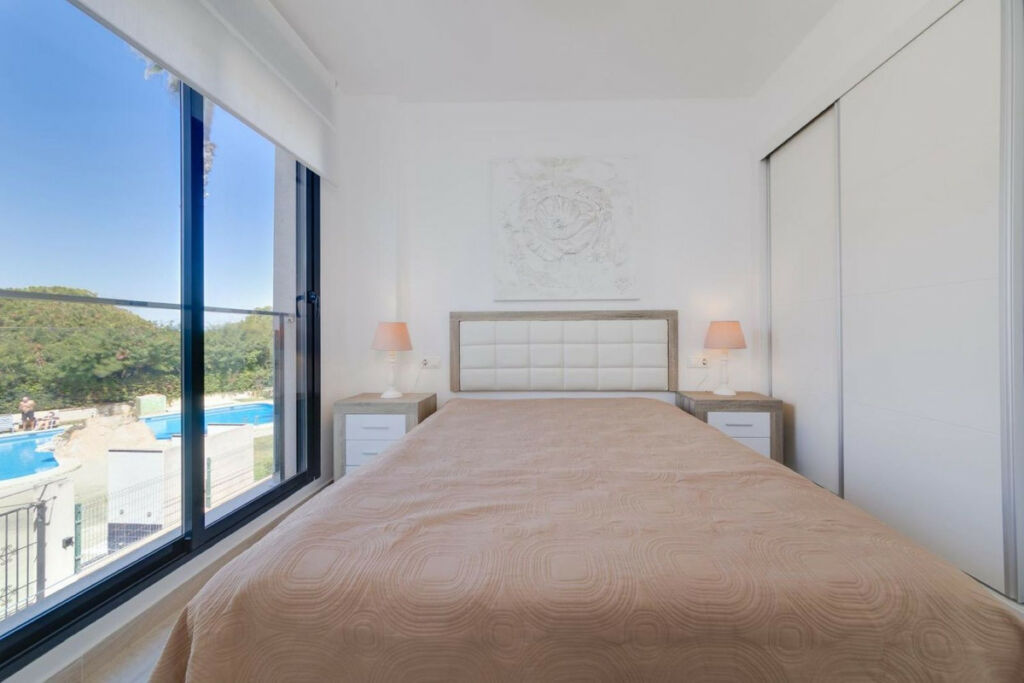 Middle Floor Apartment Torrevieja Alicante - image 10