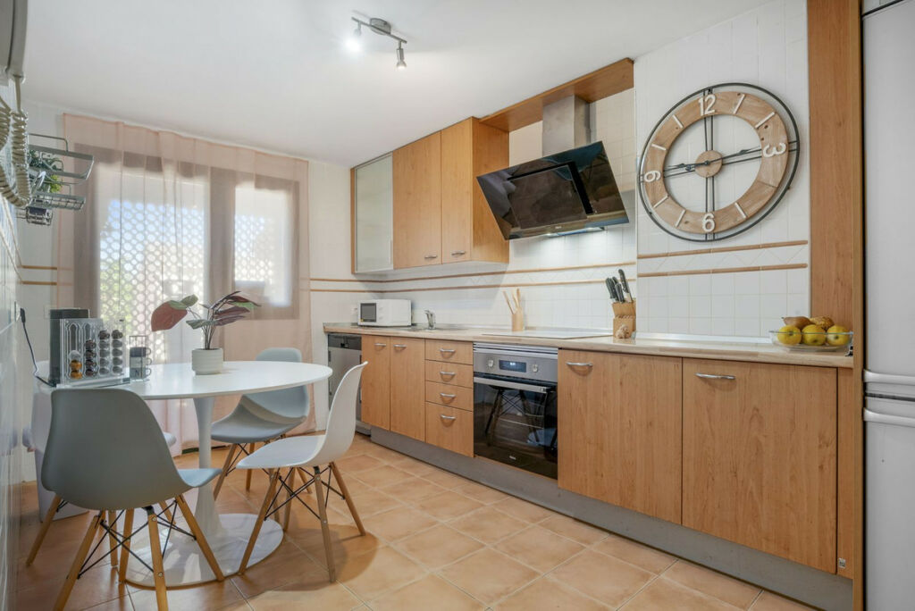 Middle Floor Apartment Bel Air Málaga - image 10