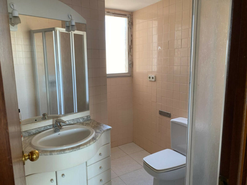 Middle Floor Apartment Benidorm Alicante - image 10
