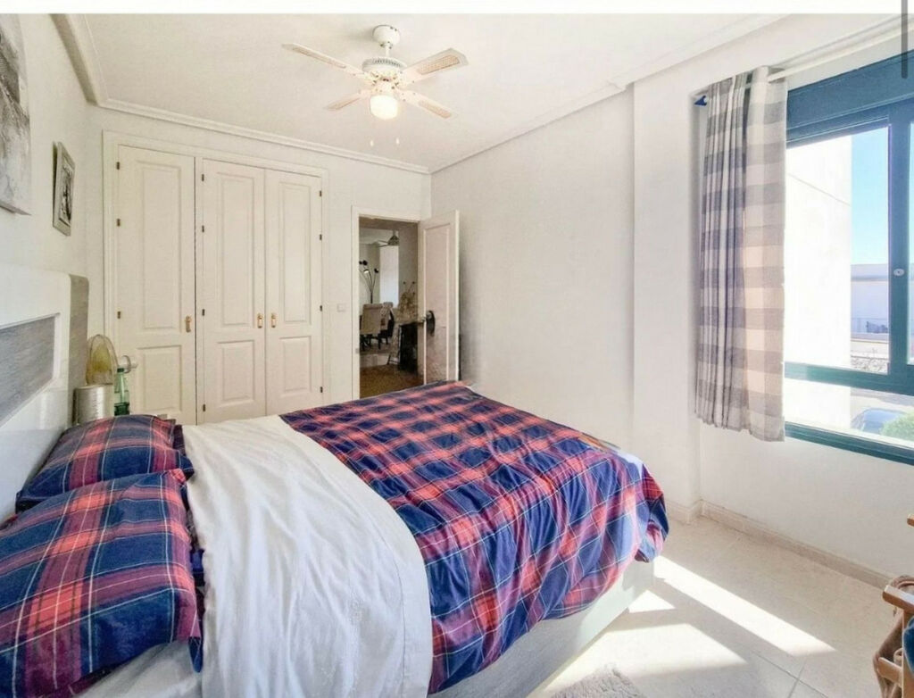 Middle Floor Apartment Villamartin Alicante - image 10