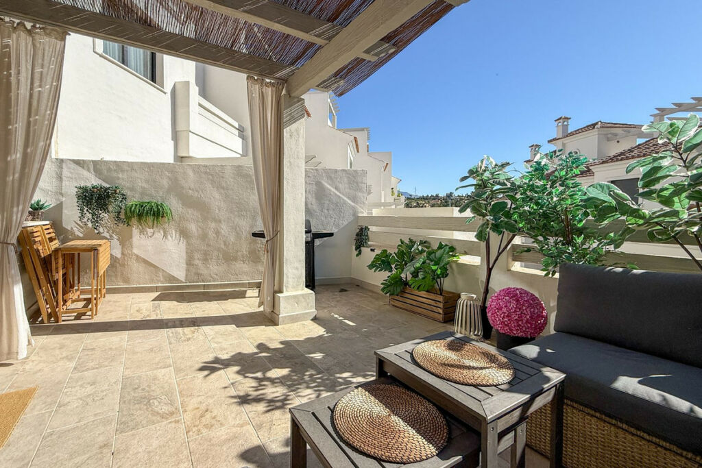 Townhouse El Paraiso Málaga - image 11
