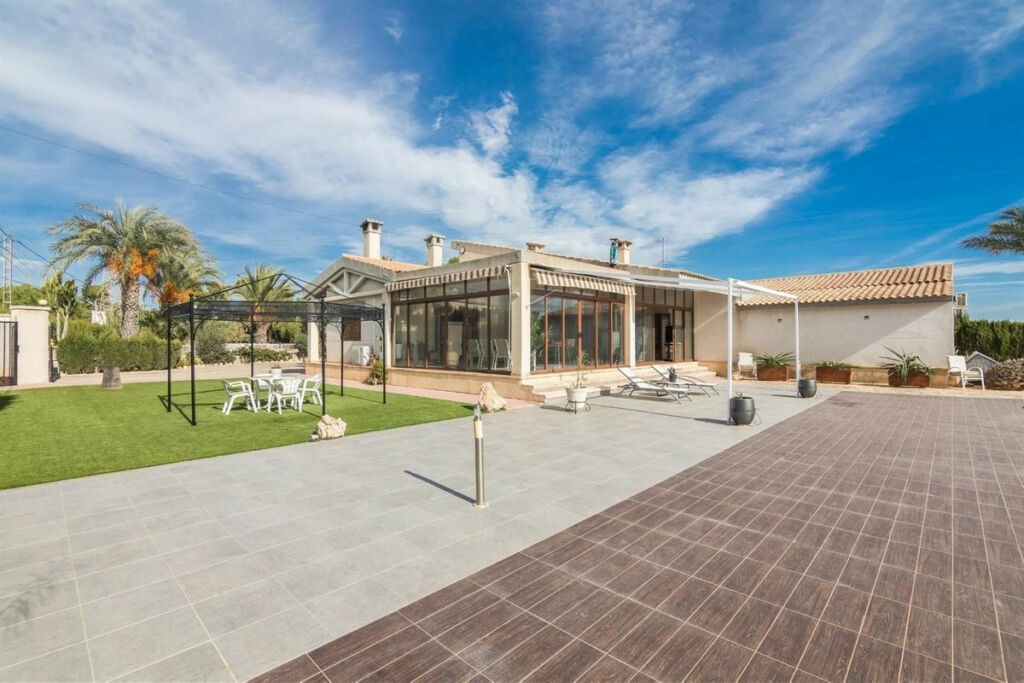 Detached Villa Elche Alicante - image 10