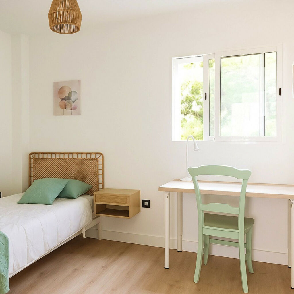 Middle Floor Apartment Selwo Málaga - image 10