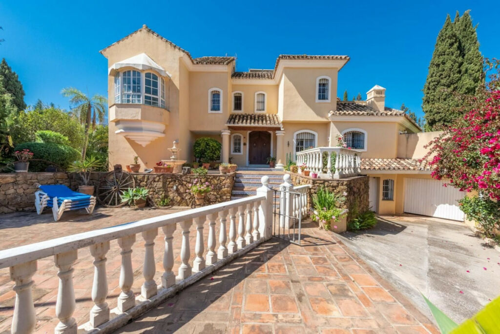 Detached Villa Marbella Málaga - image 10